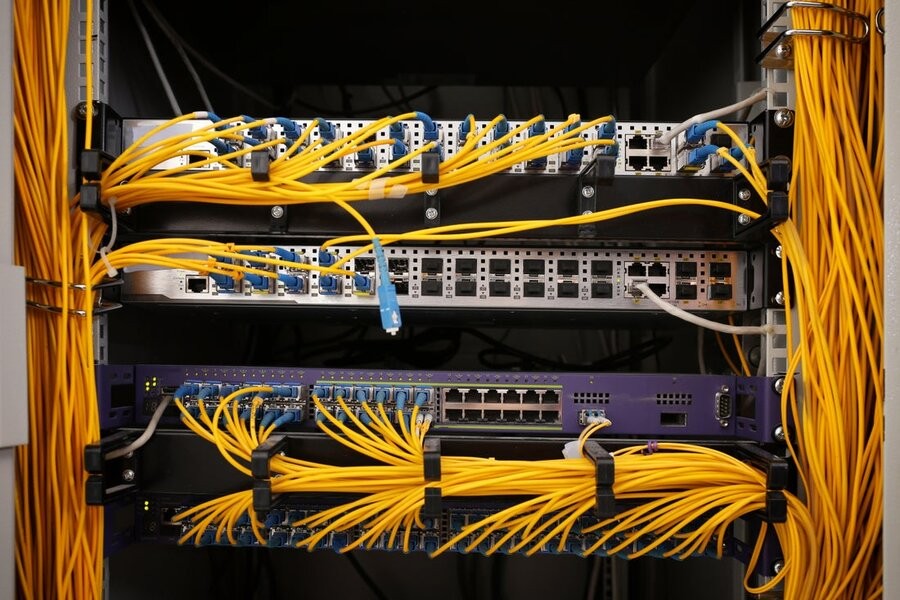 Wires and cabling as part of a system setup